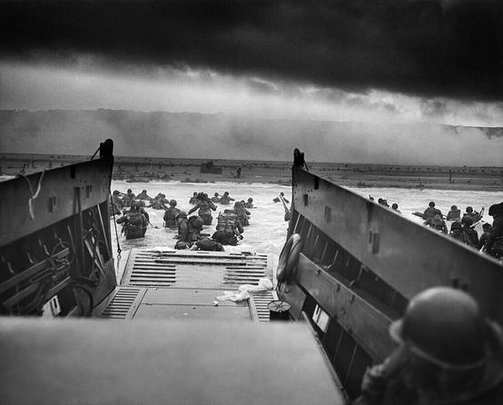 Into_the_Jaws_of_Death-D-Day_resized_554x446.jpg?